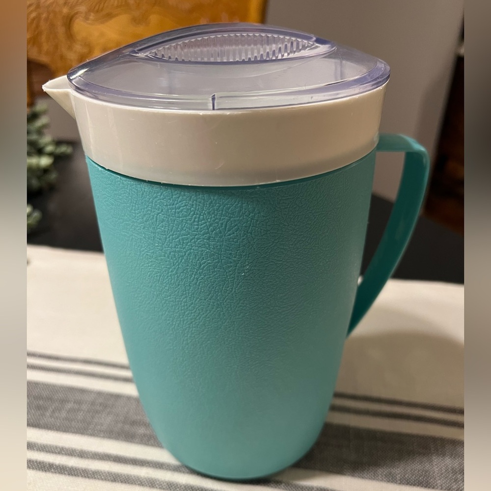 Vintage Bolero THERM-O-WARE pitcher with lid. 2